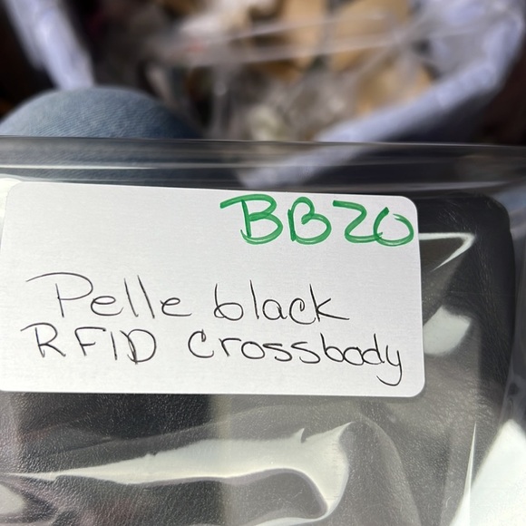 Pelle RFID Black Leather Crossbody bag/purse - Picture 9 of 9